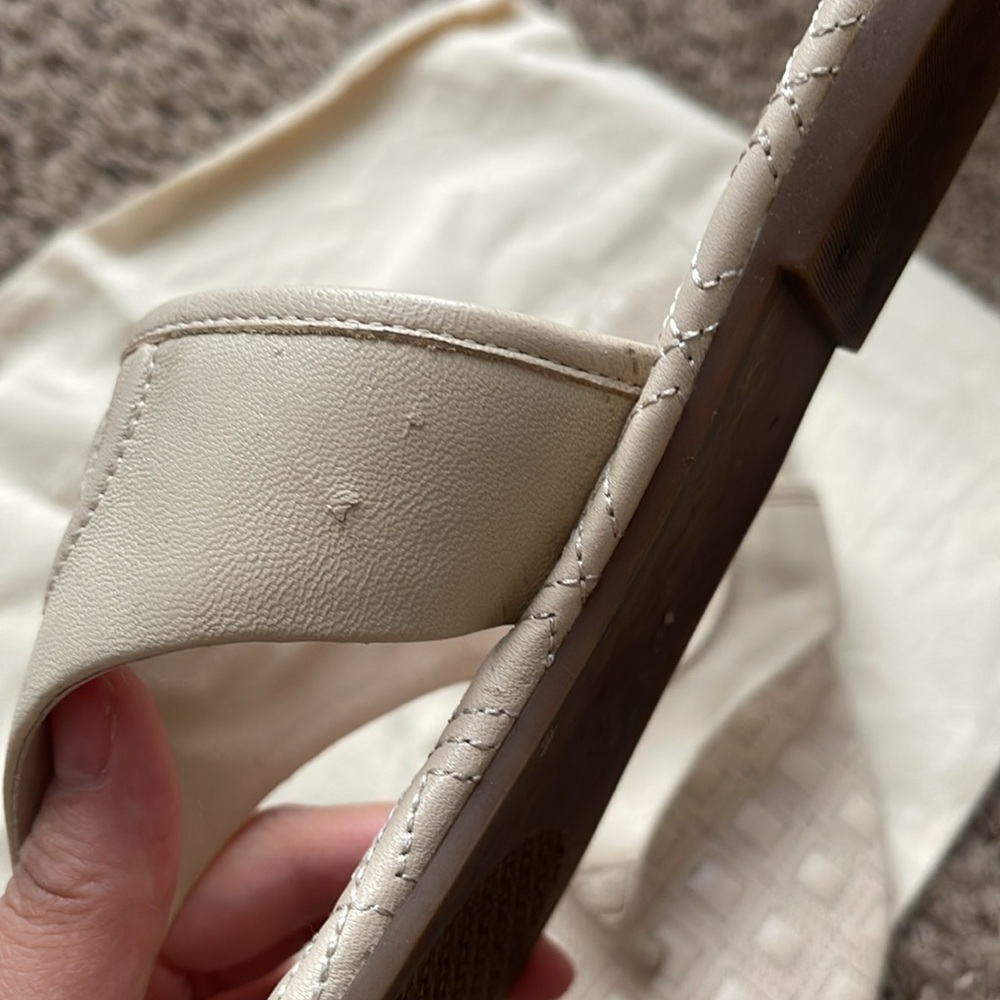 Tory Burch Quilted Cream Sandals 8M - Picture 6 of 9